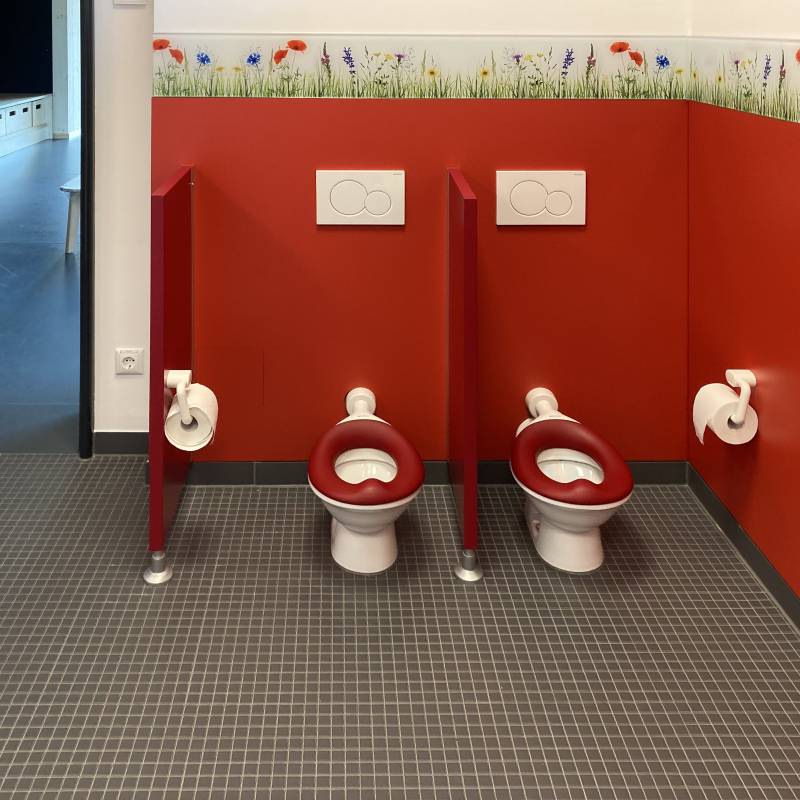 Zu unserem Referenzobjekt WC-Trennwandanlage Benkerareal Kindergarten, Marktredwitz